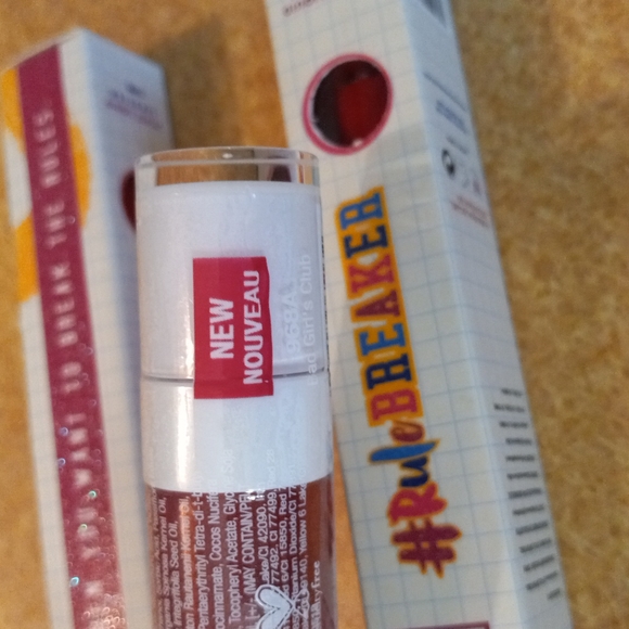 red velvet liquid lipstick - Picture 2 of 5